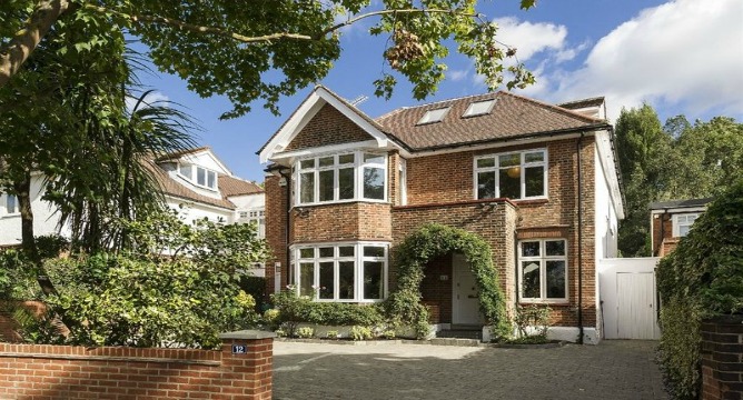 This West Hampstead property is ideal if living in a leafy district near a Quietways cycle route appeals