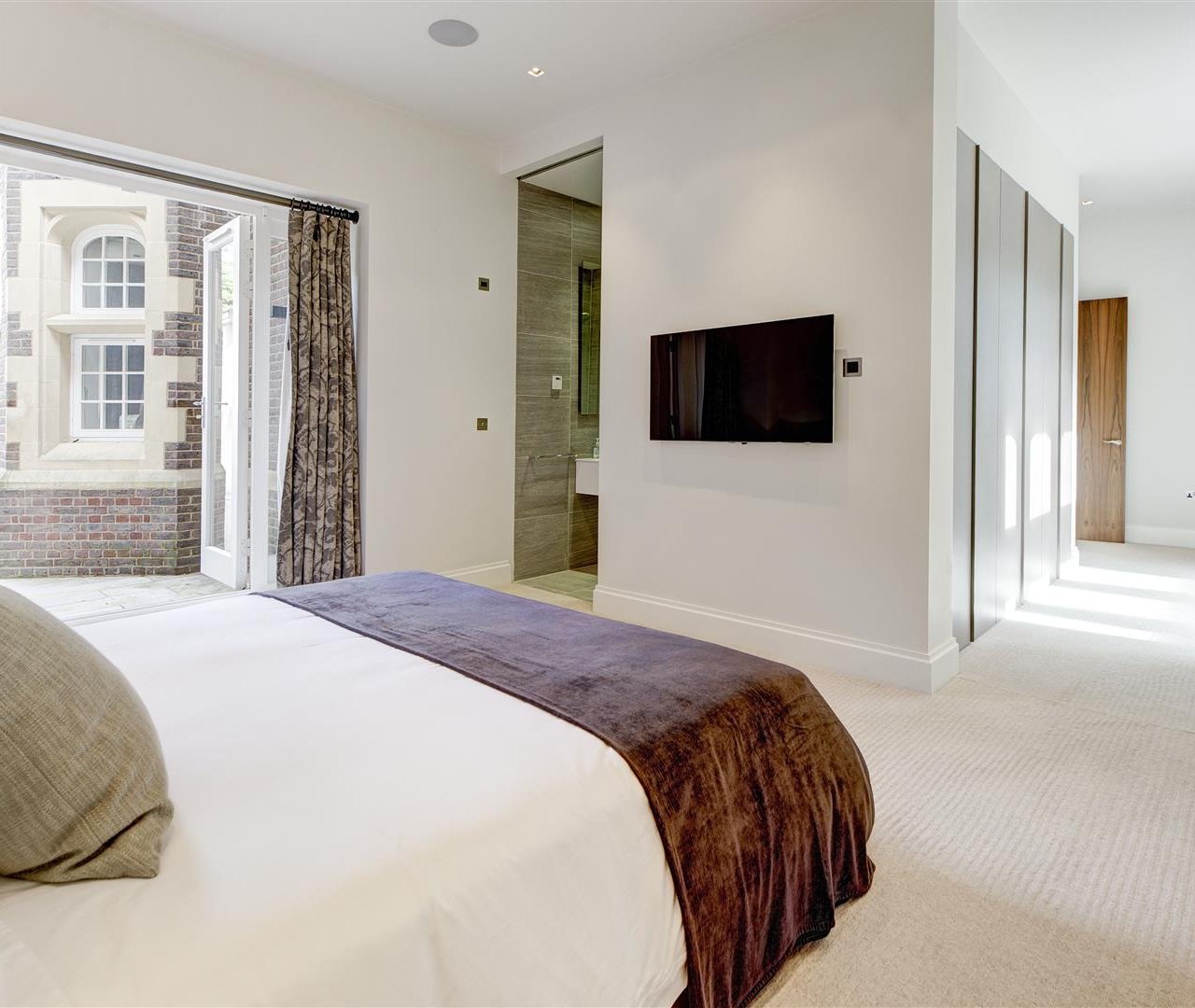 Netherhall Gardens Hampstead NW3 5RE