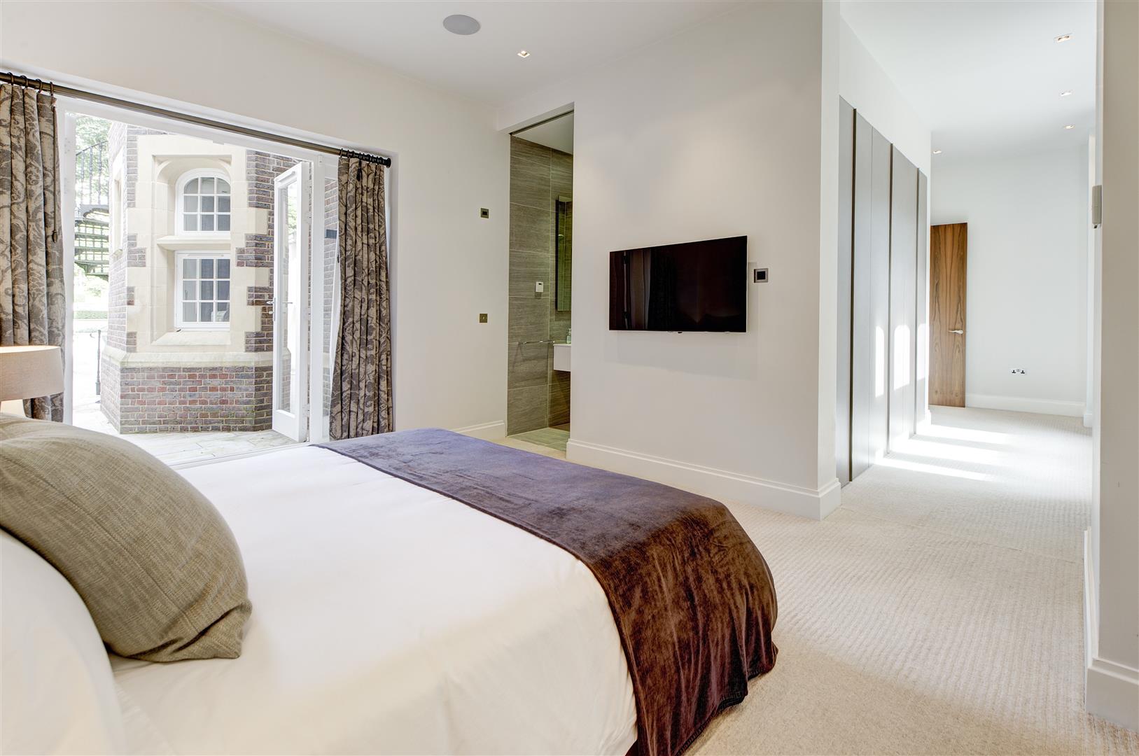 Netherhall Gardens Hampstead NW3 5RE