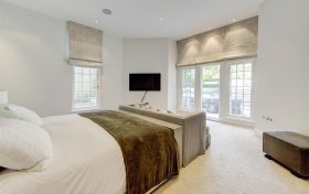 Netherhall Gardens Hampstead NW3 5RE