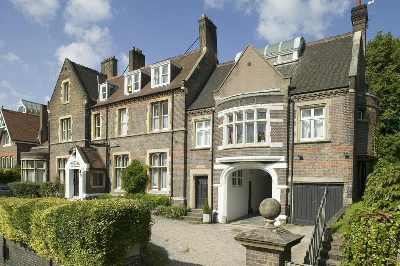 Netherhall Gardens Hampstead NW3 5RE