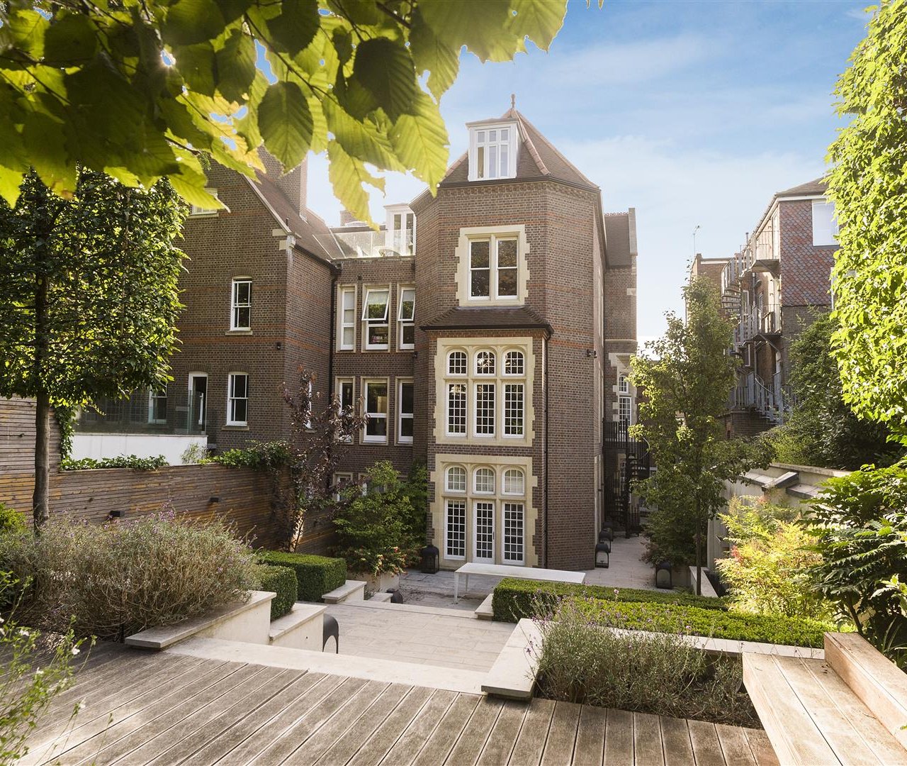 Netherhall Gardens Hampstead NW3 5RE