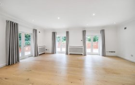 Maresfield Gardens Hampstead NW3 5SD