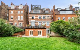 Maresfield Gardens Hampstead NW3 5SD