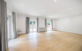 Maresfield Gardens Hampstead NW3 5SD