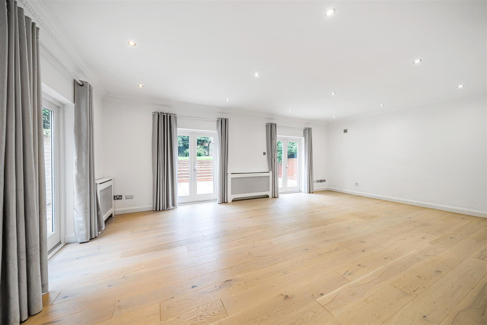 Maresfield Gardens Hampstead NW3 5SD