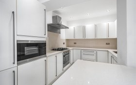 Maresfield Gardens Hampstead NW3 5SD