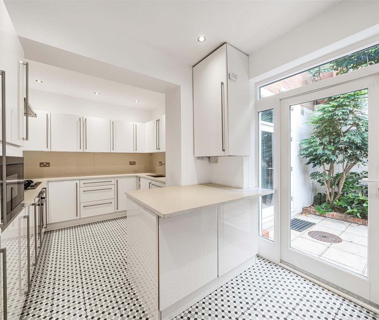 Maresfield Gardens Hampstead NW3 5SD