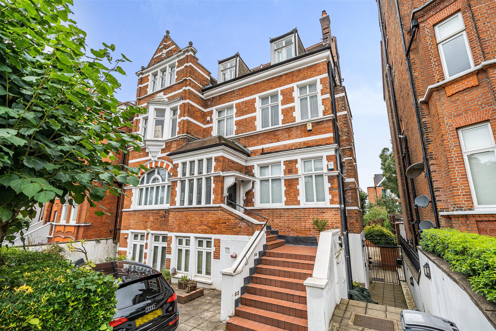 Maresfield Gardens Hampstead NW3 5SD