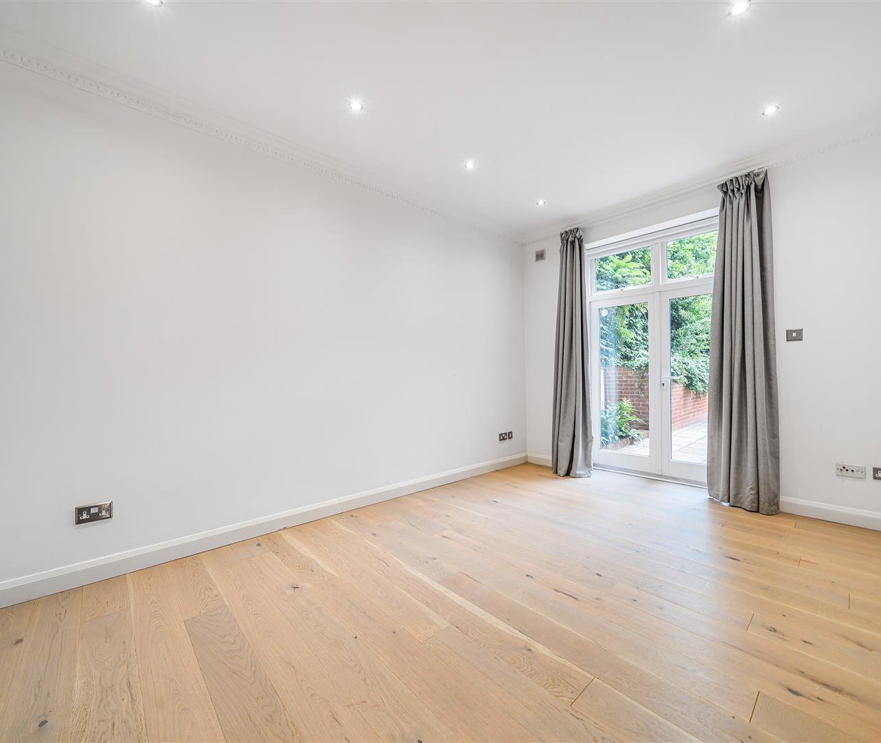 Maresfield Gardens Hampstead NW3 5SD