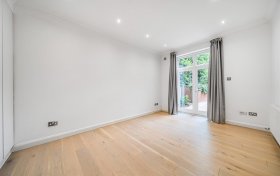 Maresfield Gardens Hampstead NW3 5SD