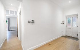 Maresfield Gardens Hampstead NW3 5SD