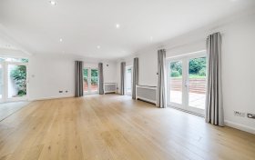 Maresfield Gardens Hampstead NW3 5SD