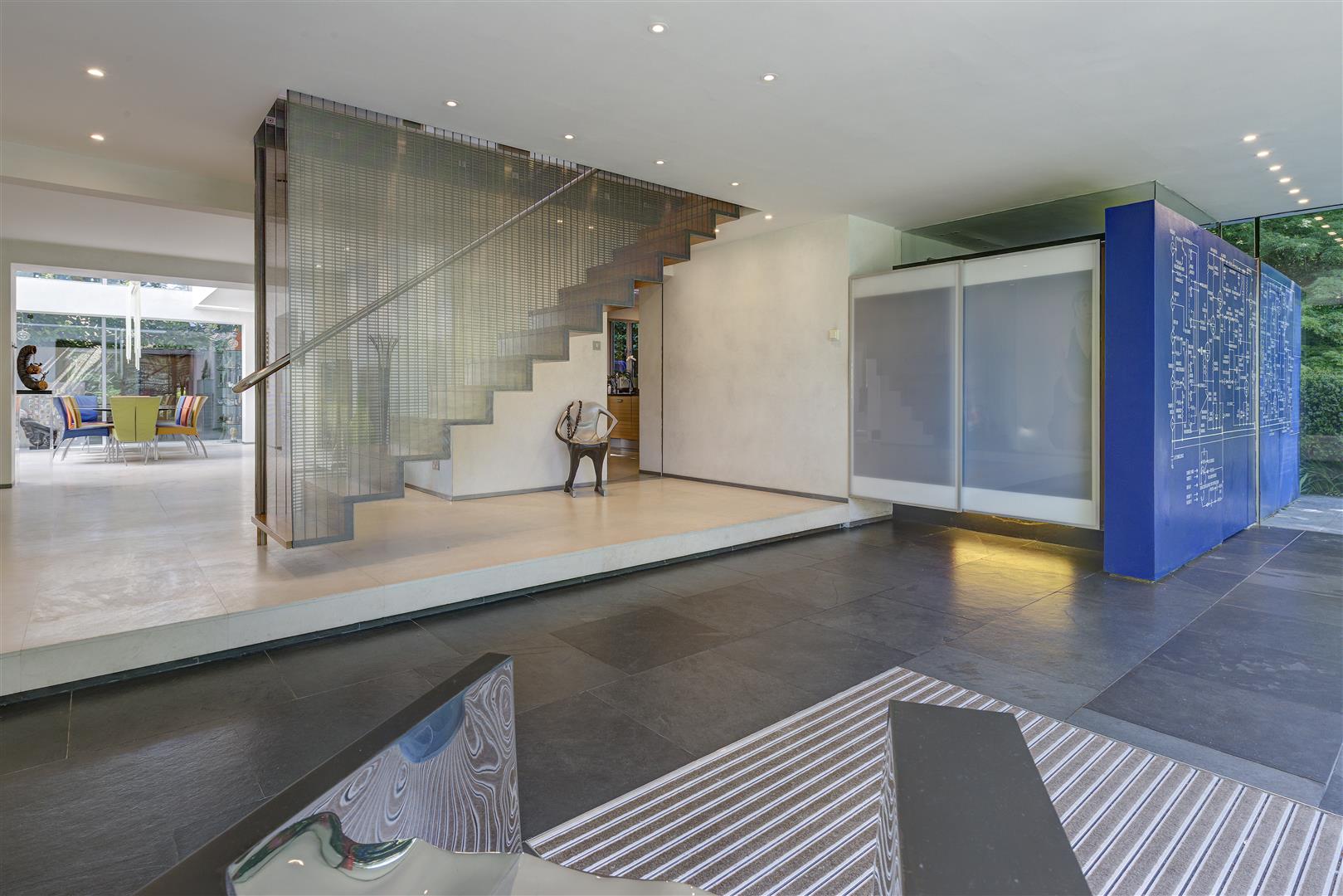 Spaniards End Hampstead NW3 7JG