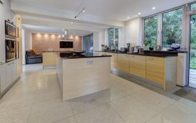 Spaniards End Hampstead NW3 7JG