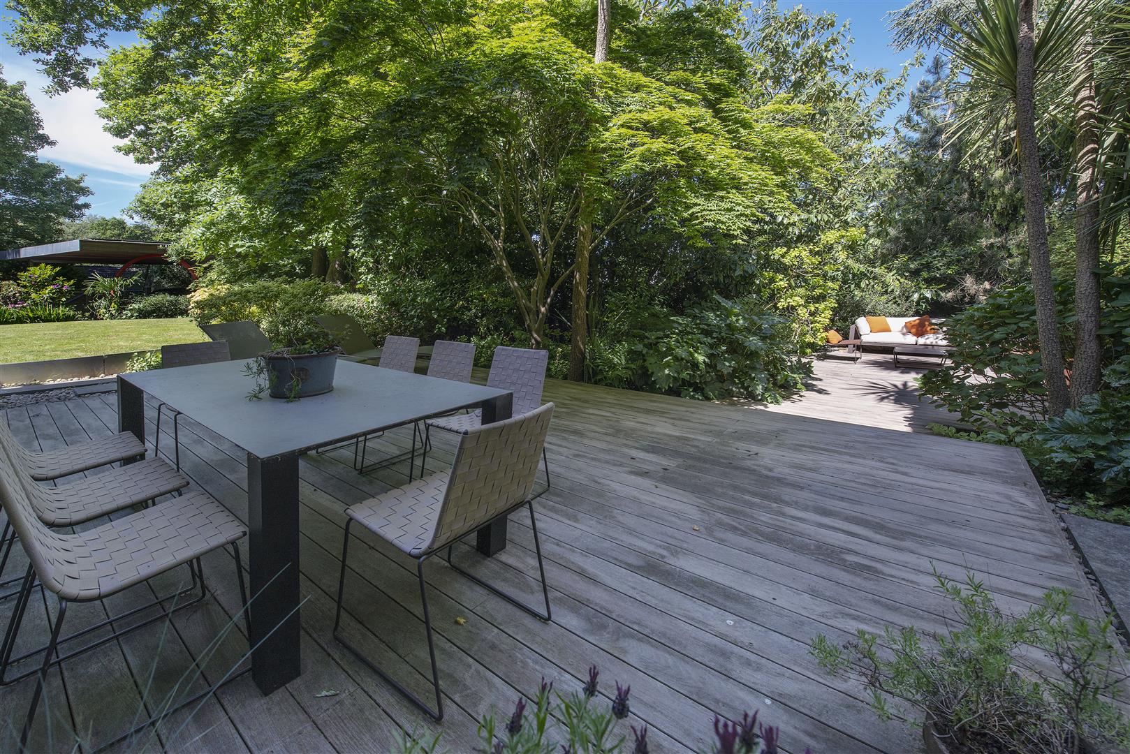 Spaniards End Hampstead NW3 7JG