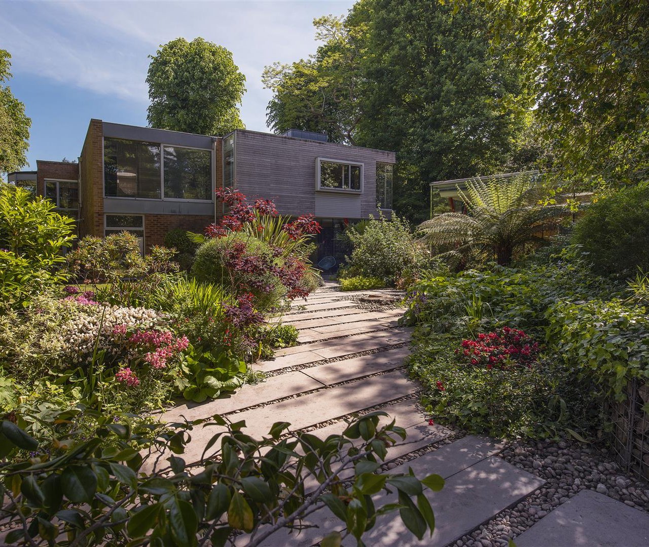 Spaniards End Hampstead NW3 7JG