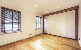 Frognal, Hampstead, NW3 6XX