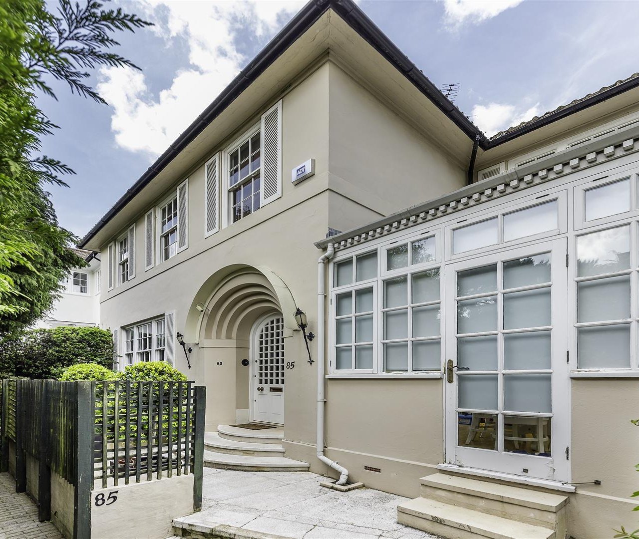 Frognal, Hampstead, NW3 6XX
