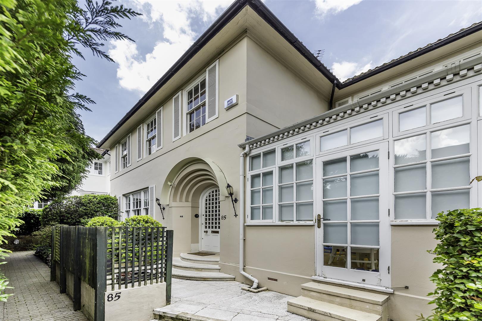 Frognal, Hampstead, NW3 6XX
