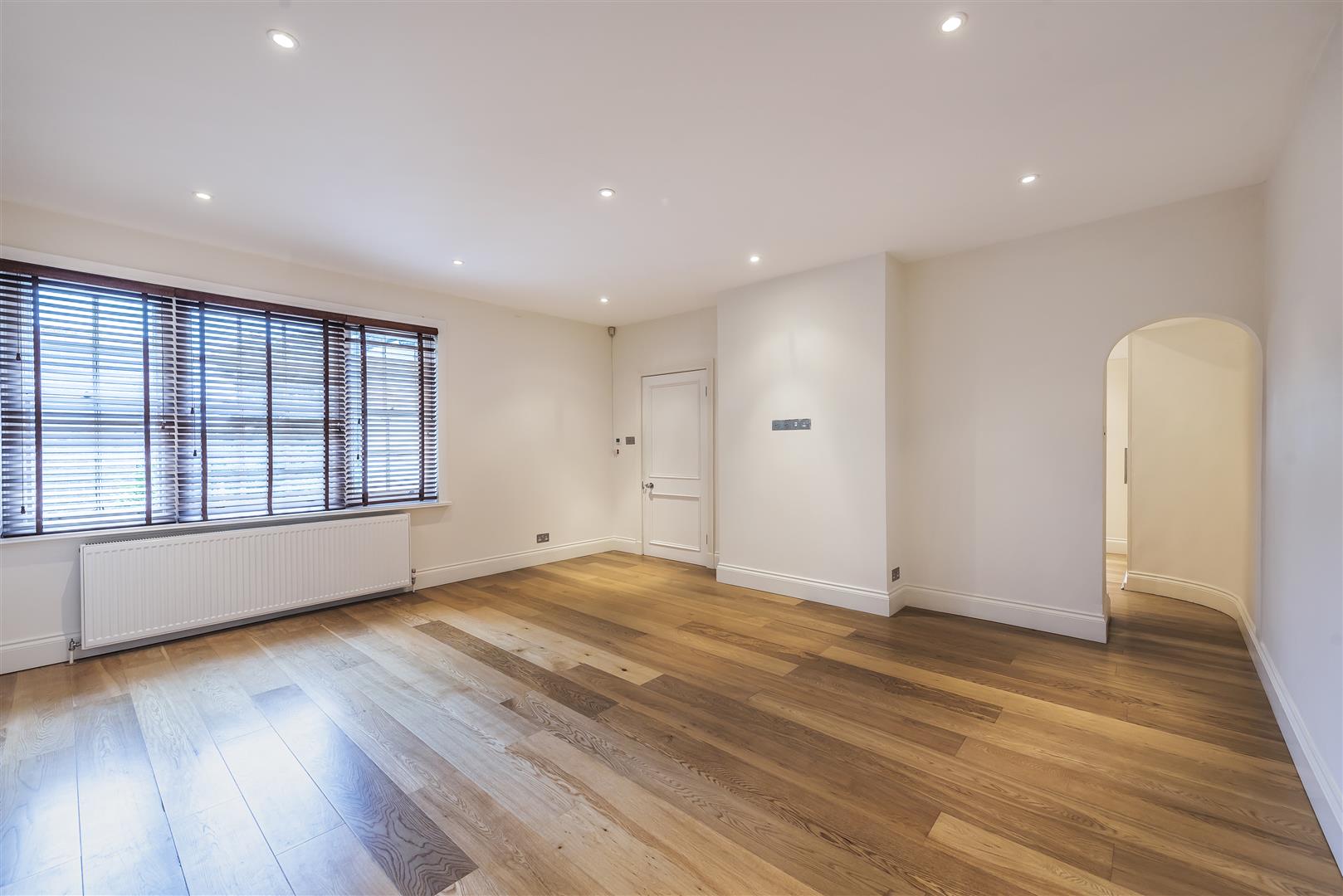 Frognal, Hampstead, NW3 6XX