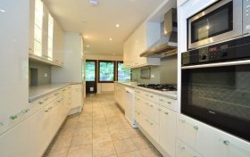 Redington Road Hampstead NW3 7RR