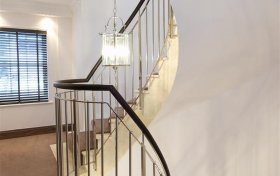 Frognal Hampstead NW3 6YA