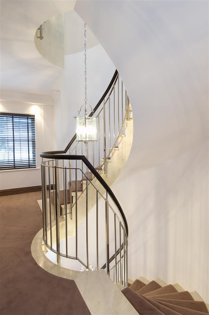 Frognal Hampstead NW3 6YA