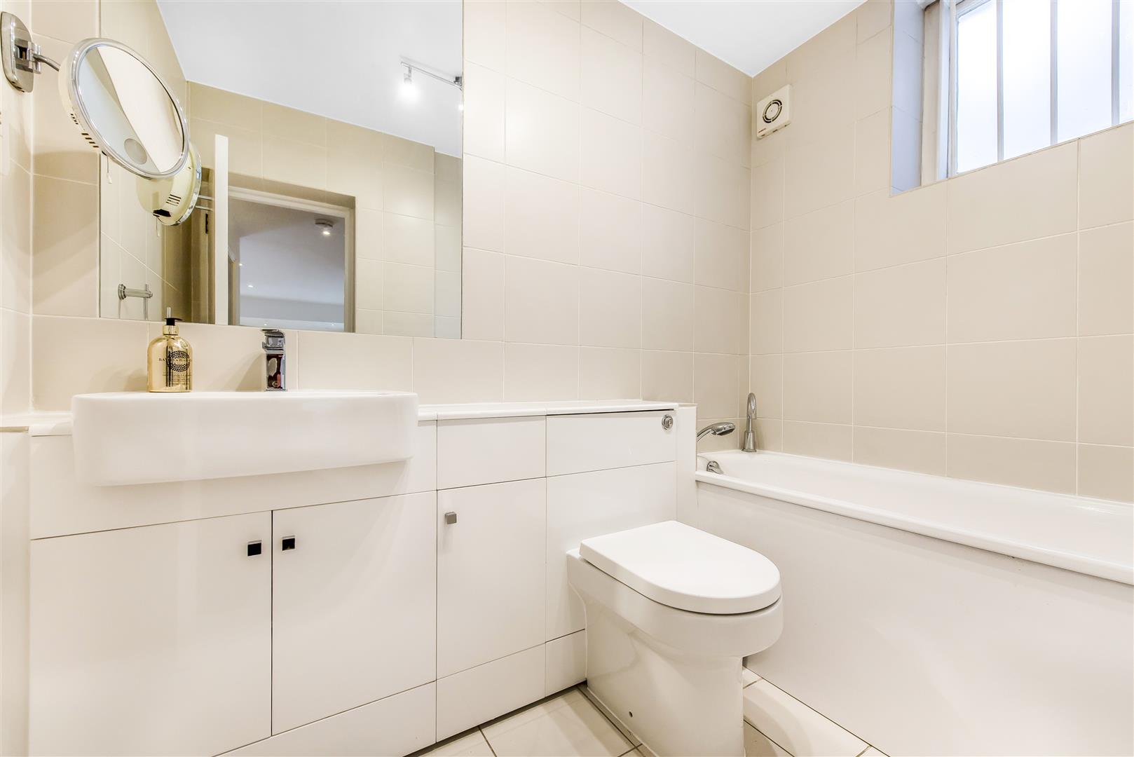 Hollycroft Avenue Hampstead NW3 7QL