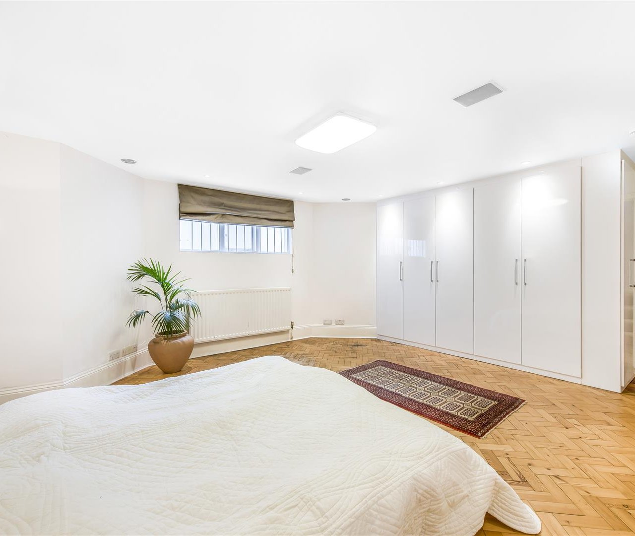 Hollycroft Avenue Hampstead NW3 7QL