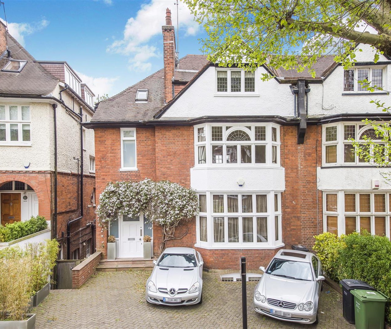 Hollycroft Avenue Hampstead NW3 7QL