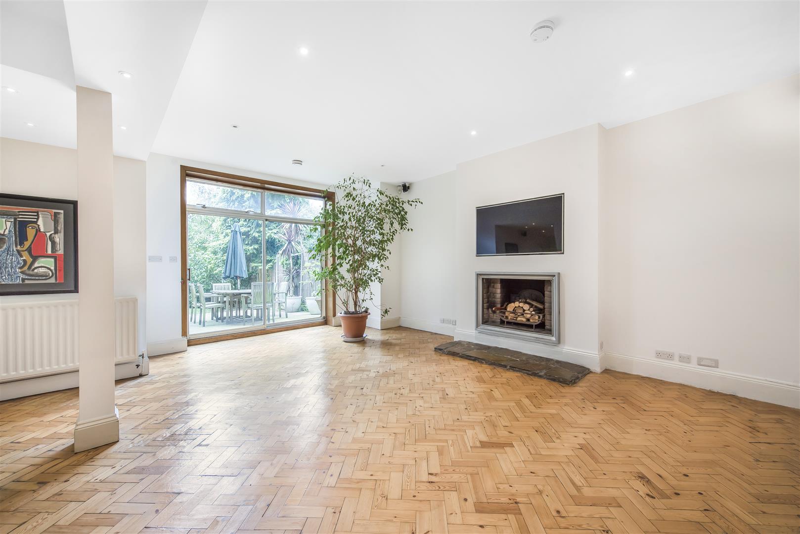 Hollycroft Avenue Hampstead NW3 7QL