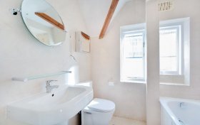 Hampstead Way Hampstead Garden Suburb NW11 7YA