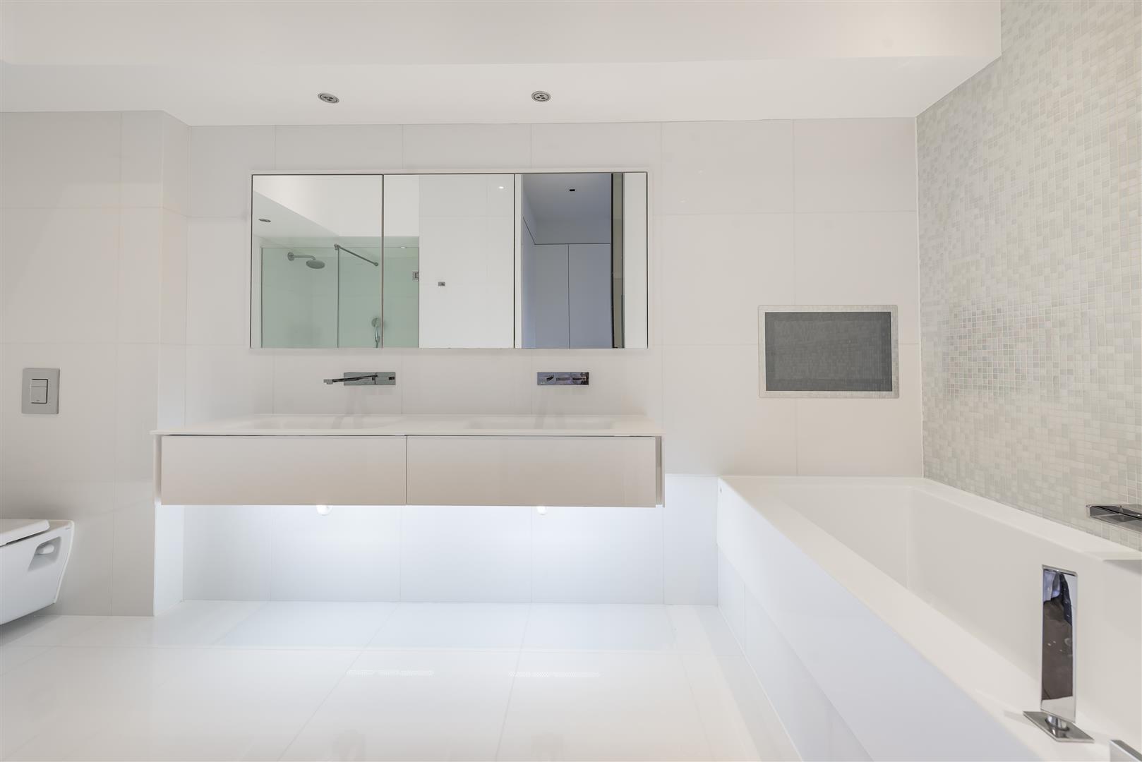 Netherhall Gardens Hampstead NW3 5RE