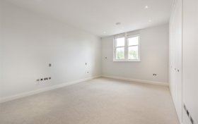 Netherhall Gardens Hampstead NW3 5RE