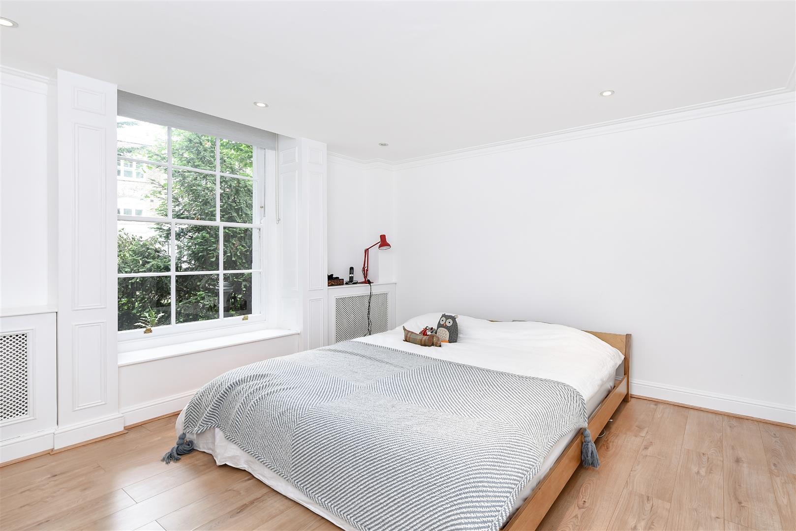 Frognal, Hampstead Village, NW3 6XX