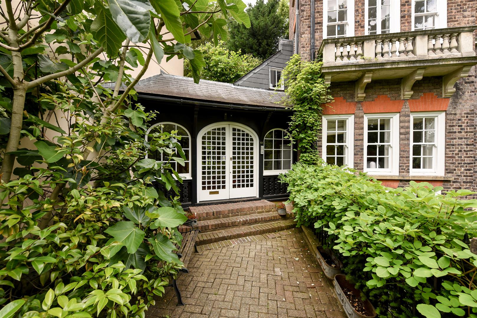 Frognal, Hampstead Village, NW3 6XX