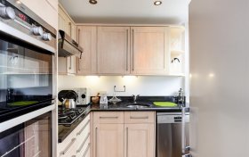 Frognal, Hampstead Village, NW3 6XX