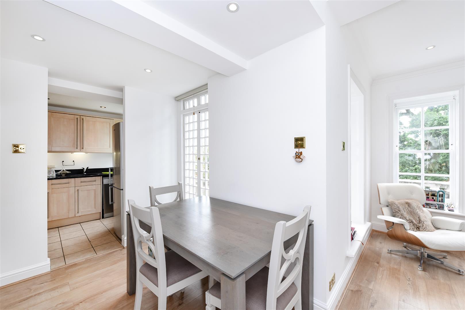 Frognal, Hampstead Village, NW3 6XX