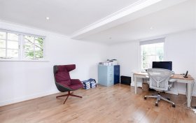 Frognal, Hampstead Village, NW3 6XX