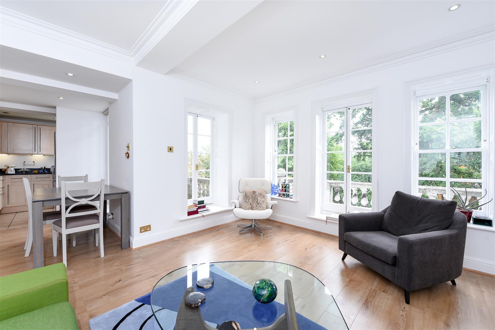 Frognal, Hampstead Village, NW3 6XX