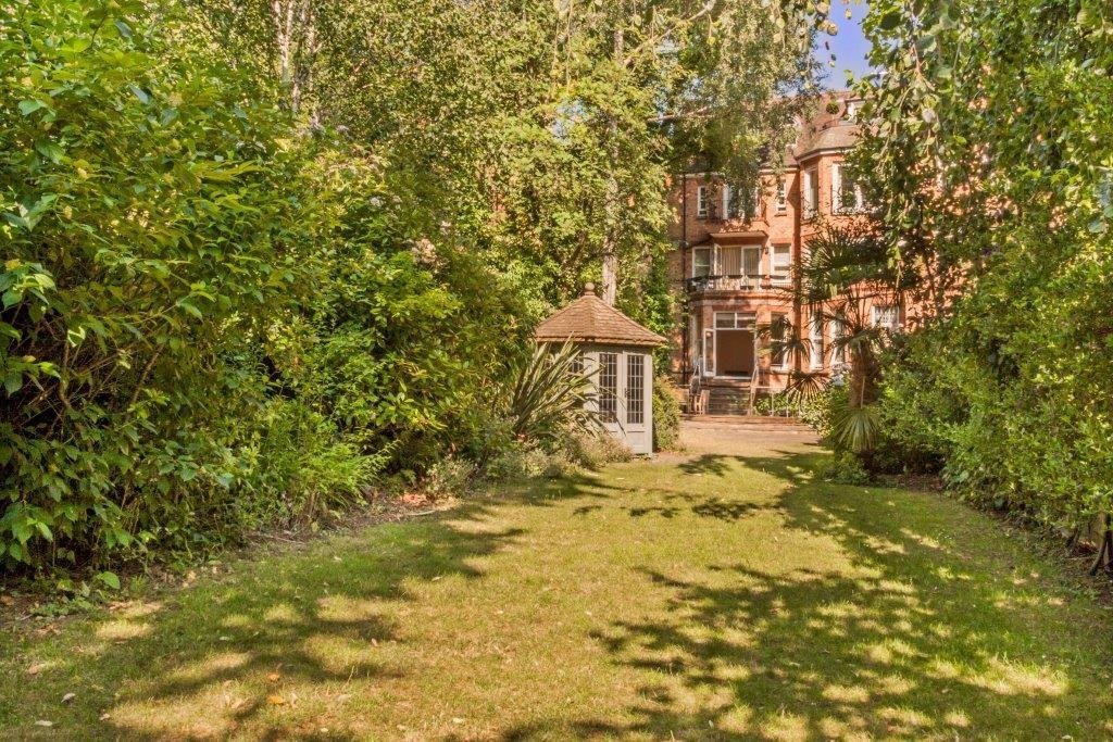 Fitzjohns Avenue, Hampstead, NW3 6PH