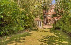 Fitzjohns Avenue, Hampstead, NW3 6PH