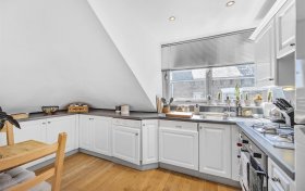 Fitzjohns Avenue Hampstead NW3 6NT