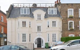 New End, Hampstead, NW3 1HT