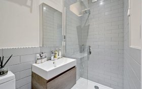 New End, Hampstead, NW3 1HT