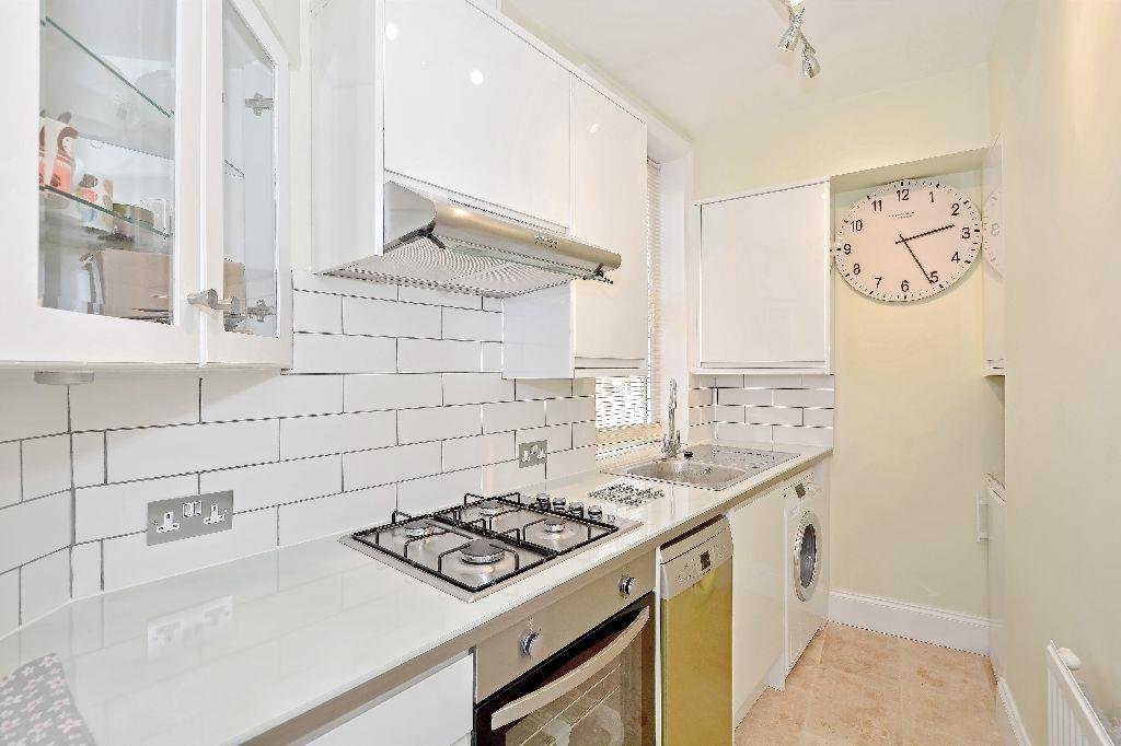 New End, Hampstead, NW3 1HT