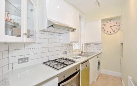 New End, Hampstead, NW3 1HT