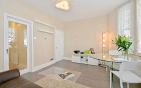 New End, Hampstead, NW3 1HT