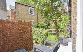 New End, Hampstead, NW3 1HT